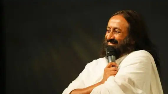 Humanitaarisen avun johtaja Gurudev Sri Sri Ravi Shankar