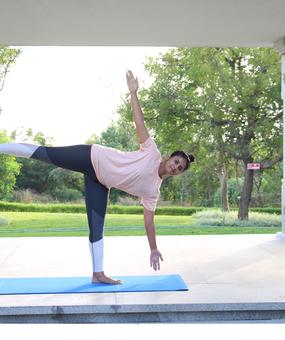 ardhachandrasana half moon pose