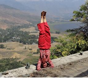 sirasana-headstand-pose