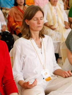 IWC-MeditationCourses- women-meditating